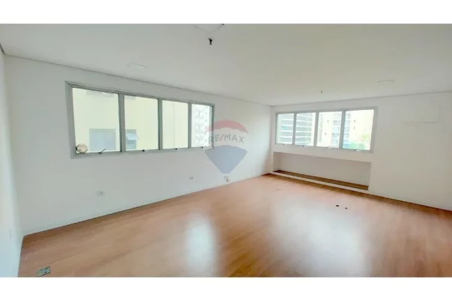 Imagem Sala comercial com 42m² 1 vaga na Vila Olímpia
