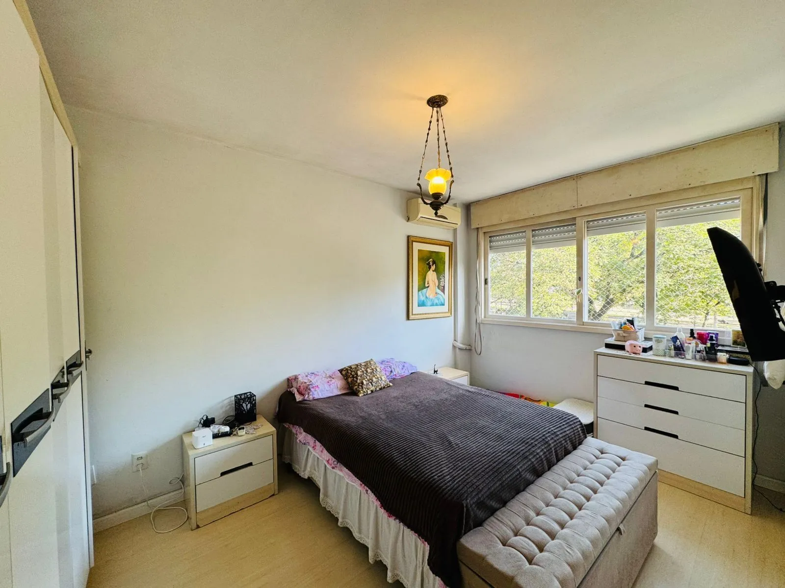 Imagem Apartamento Semimobiliado com 94,67 m² Privativos, 3 Dormitórios,