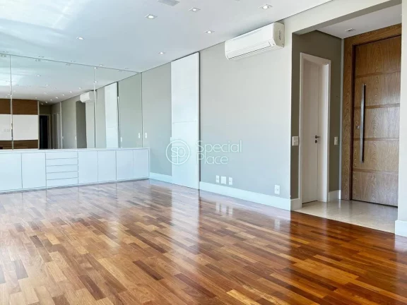 Imagem Excelente apartamento com 151m² no Itaim. Amplo living com varanda gourmet, sala de jantar e home t...