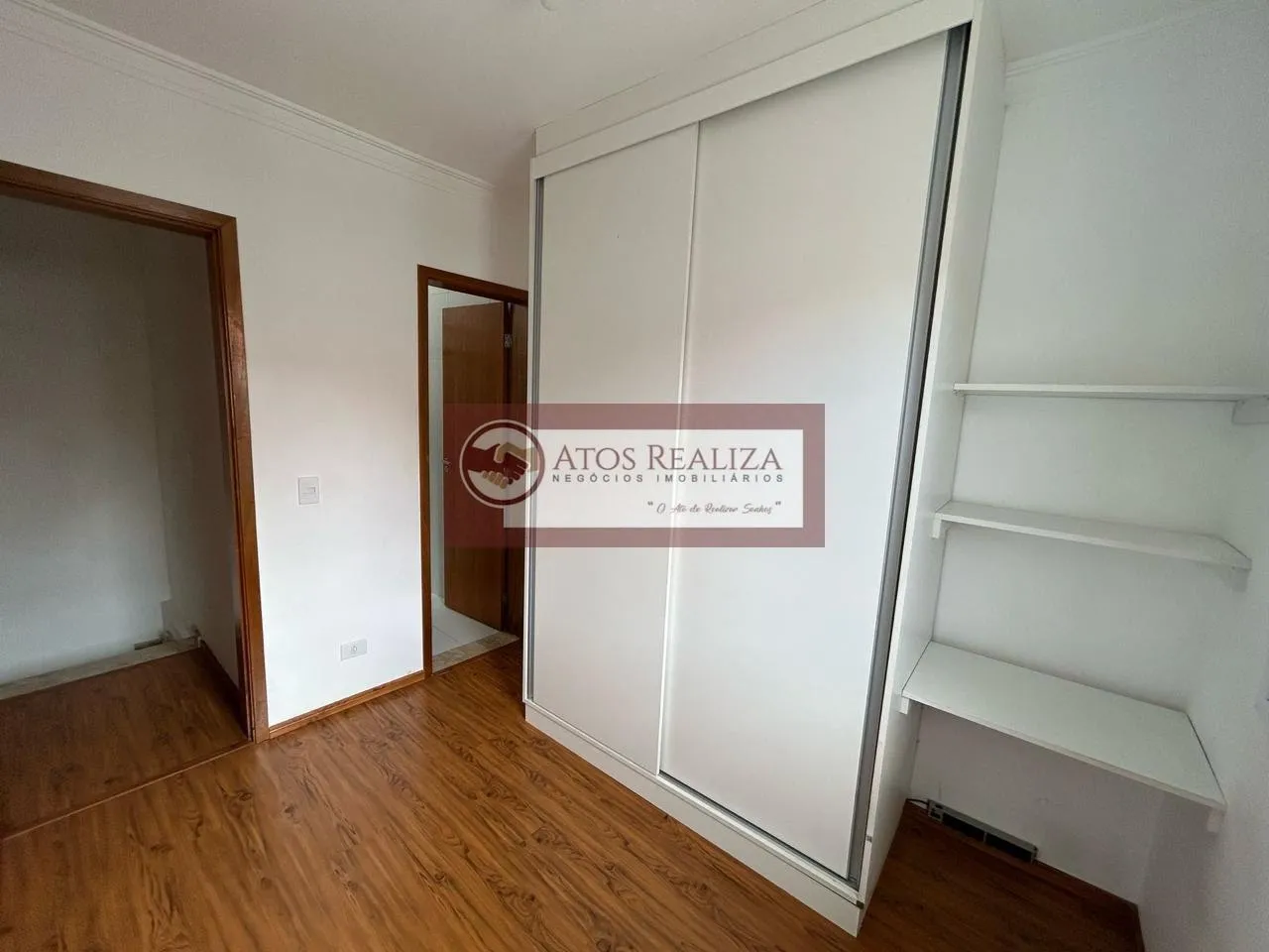 Imagem Sobrado à Venda no Jardim Ubirajara, Região de Interlagos SP, 2 Suítes, Lavabo, 2 vagas de Garagem, 70m²
