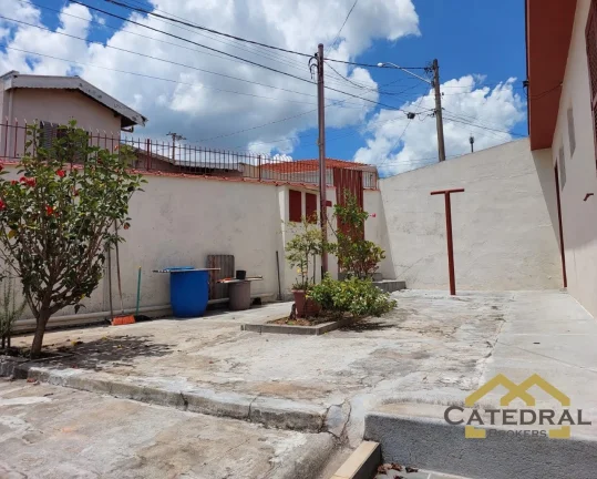 Imagem Casa térrea com 3 dormitórios à Venda por R$660.000,00 no bairro Pacaembu Jundiaí/SP