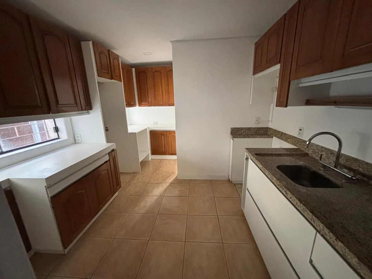 Imagem vende apto de dois quartos próximo ao parcão