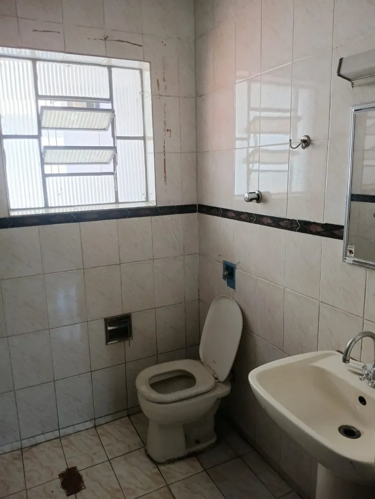 Imagem Imperdível Sobrado à Venda no Centro de Santo André-SP: 3 Quartos, 1 Suíte, 2 Banheiros, 2 Vagas, 214m²!