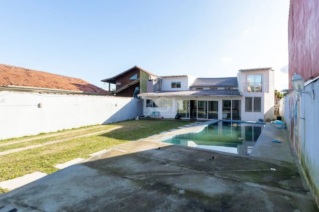 Imagem Casa para Venda - 120m², 4 dormitórios, sendo 1 suites, 3 vagas - Serraria