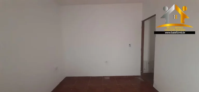 Imagem Casa com 03 cômodos para alugar em Carapicuíba