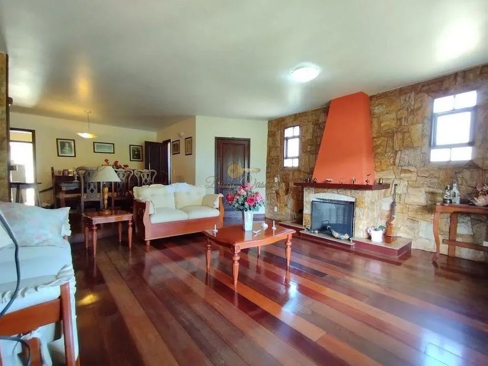 Imagem Casa para Venda em Teresópolis / RJ no bairro Golfe