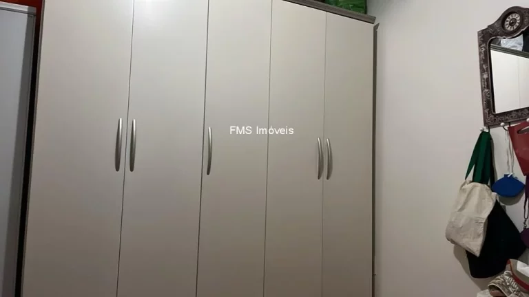Imagem Imperdível Casa à Venda em São Paulo-SP, na Vila Mariana: 3 Quartos, 1 Suíte, 2 Salas, 2 Vagas de Garagem - 140m² de Área.