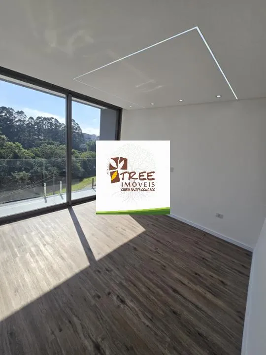 Imagem VENDA DE SOBRADO DE ALTO PADRÃO NO CONDOMÍNIO REAL PARK, EM ARUJÁ/SP, 345m² com 4 suítes, suíte máster com hidro, área gourmet e piscina. CONSULTE-NOS