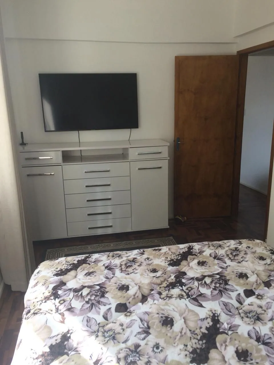 Imagem Amplo apartamento 03 dormitórios Cidade Baixa