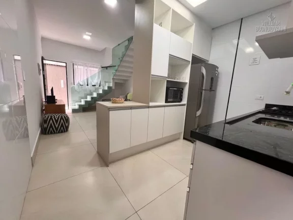 Imagem Casa Térrea em Condomínio, bairro Maracanã - A 300 Metros da Praia