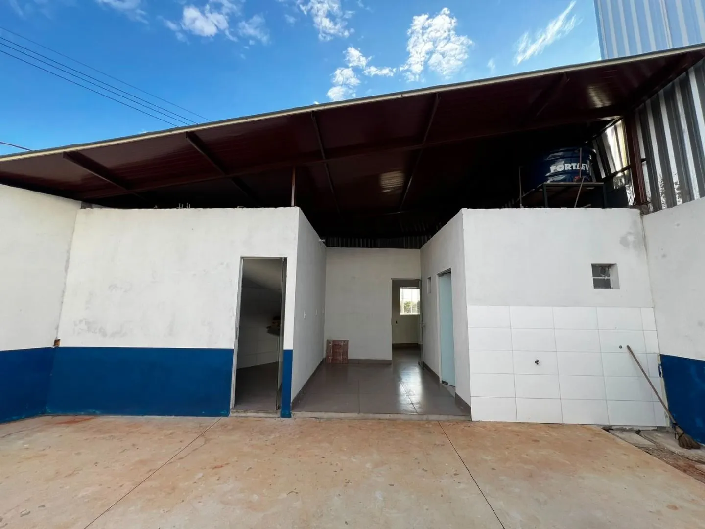 Imagem Galpão para alugar, 768 m² por R$ 6.500,00/mês - Planalto - Patos de Minas/MG