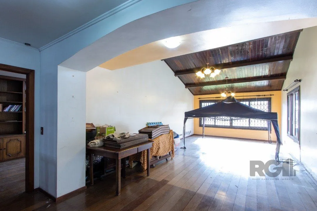 Imagem Casa para Venda - 72.6m², 4 dormitórios, sendo 1 suites, 6 vagas - Camaquã