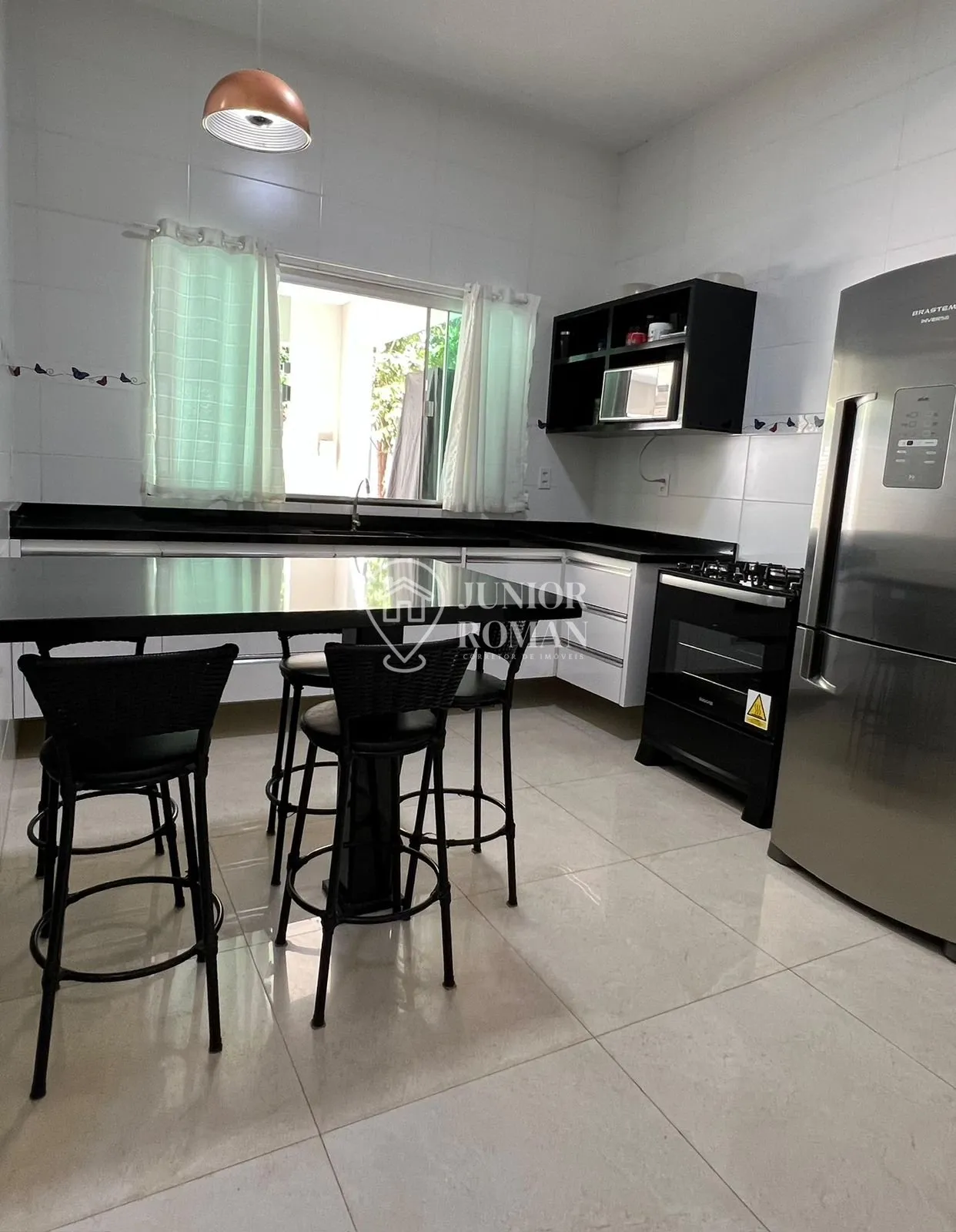 Imagem AMPLO SOBRADO 4 DORM SUITE VARANDA E QUINTAL NO BAIRRO VERDE VIDA - LUIS EDUARDO MAGALHÃES/BA