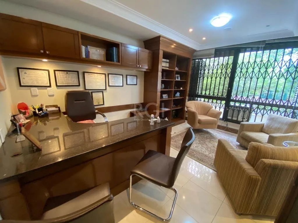 Imagem Casa com 3 dormitórios, 597 m² - Venda por R$ 1.399.000,00 - Cristal - Porto Alegre/RS