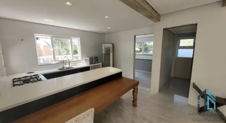 Imagem Sobrado moderno, com amplo terreno, 03 quartos c/suíte, área gourmet, em Campo Largo PR