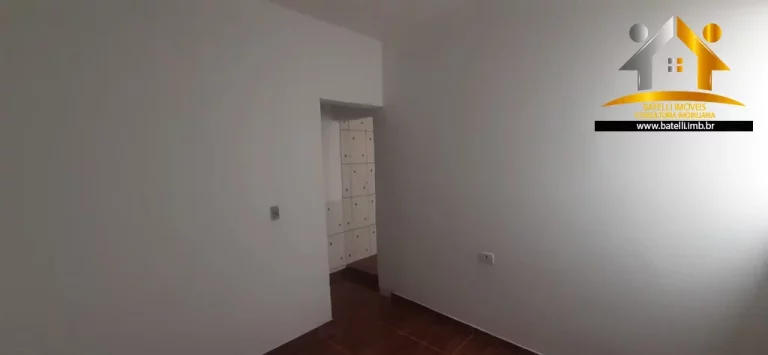 Imagem Casa com 03 cômodos para alugar em Carapicuíba