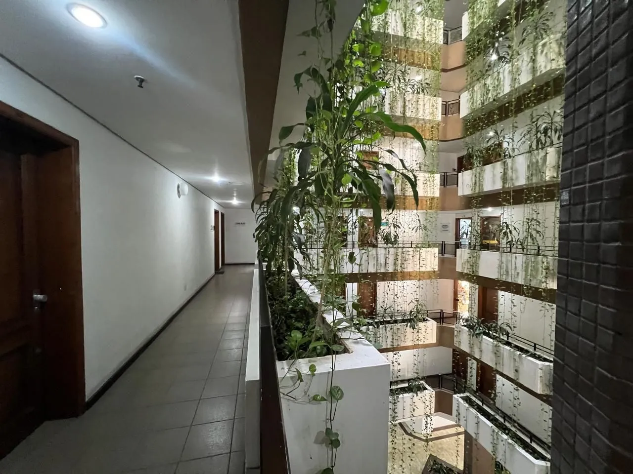 Imagem Clínica Odontológica mobiliada e equipada, 38 m2 com 2 vagas individuais na Av. Vinte e Quatro de Outubro