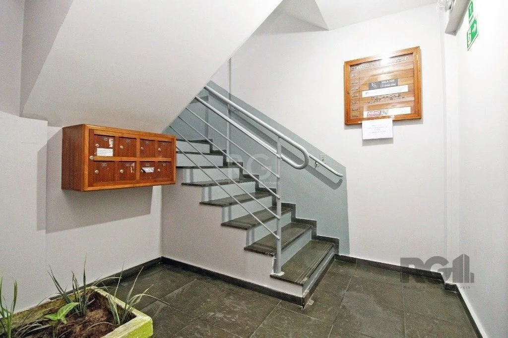 Imagem prédio comercial, com 03 andares, loja térrea, mais 04 salas.