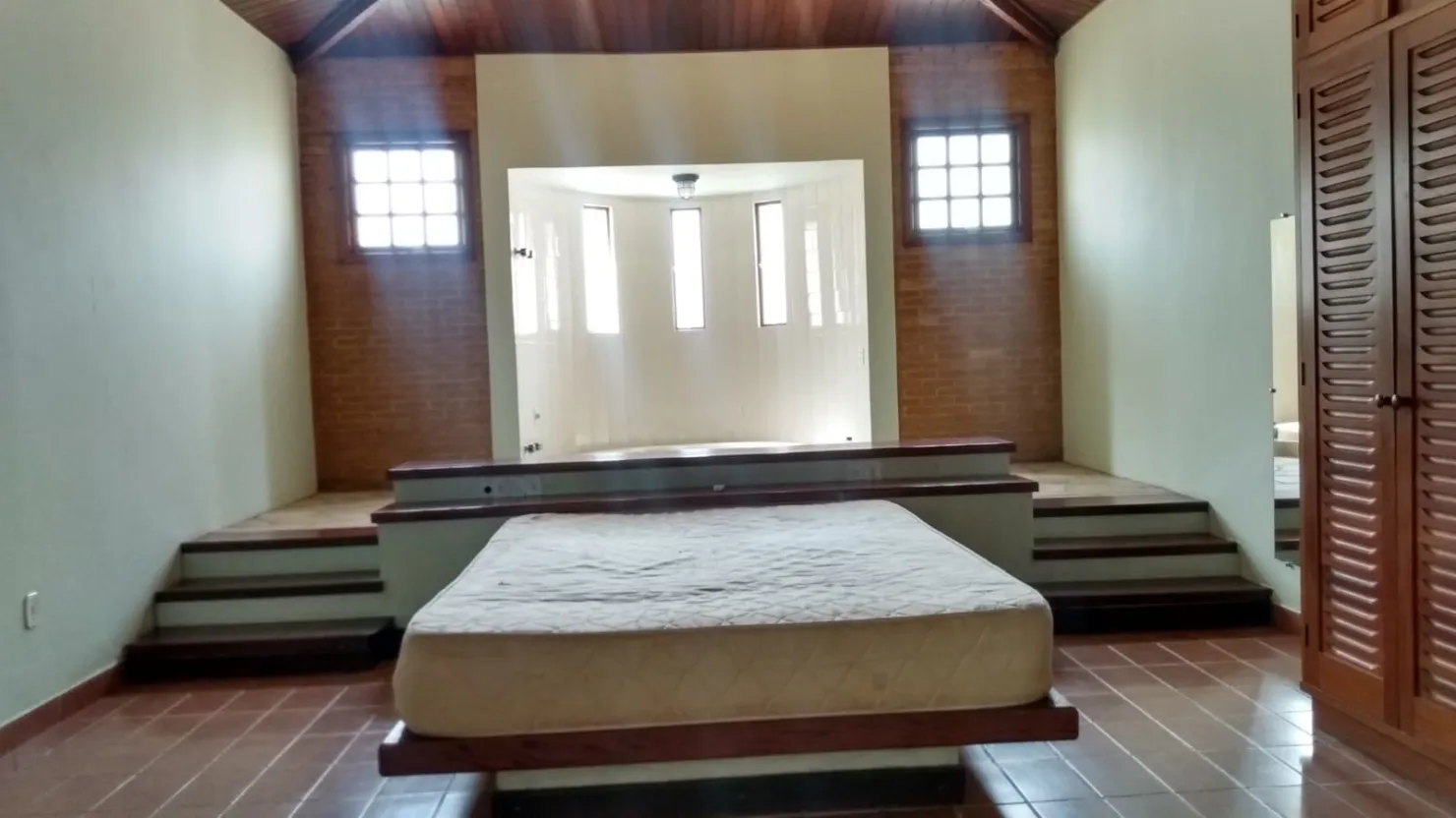 Imagem Casa à venda 2 Quartos, 2 Suites, 4 Vagas, 416M², Jardim Carolina, Ubatuba - SP