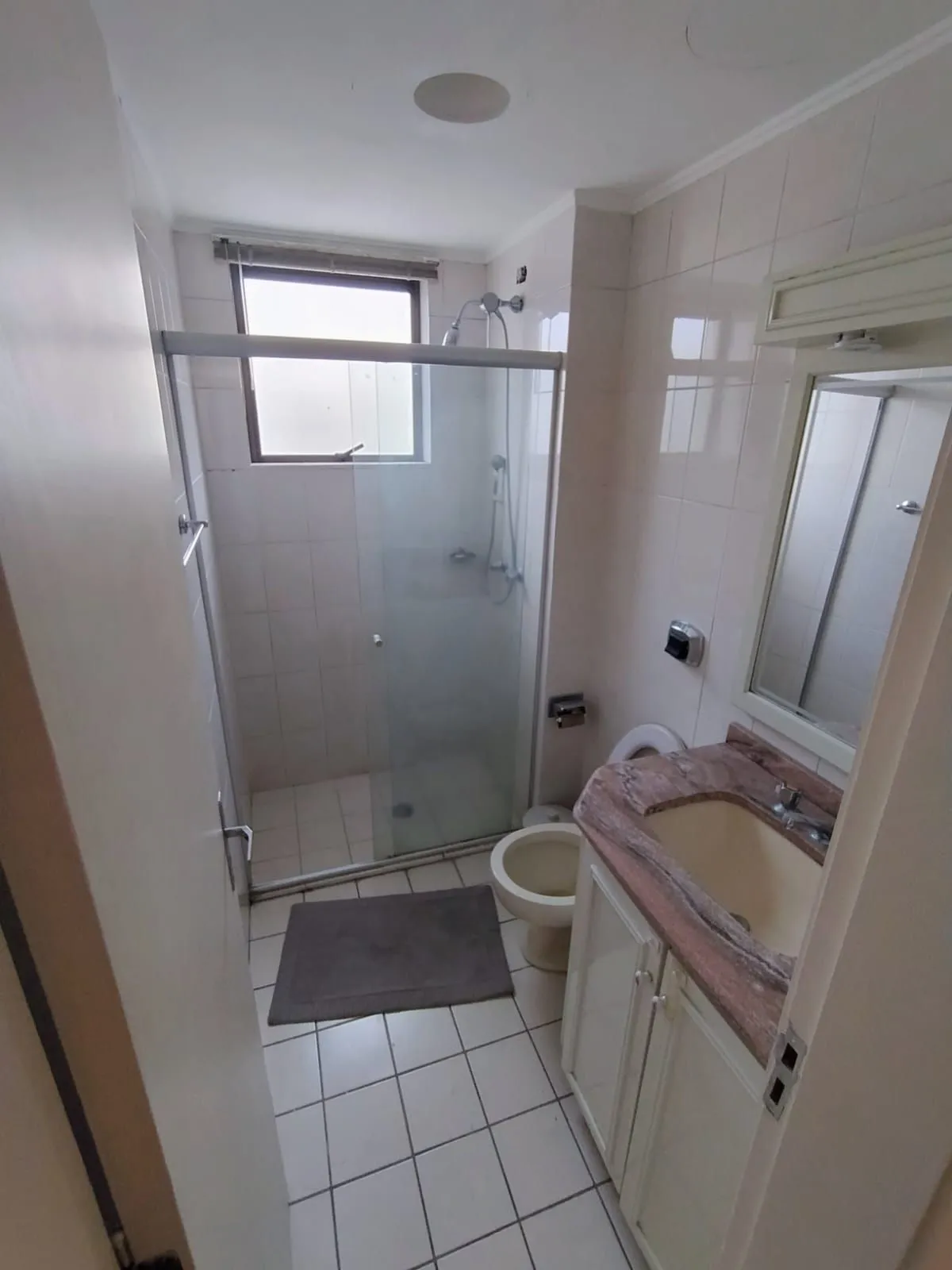 Imagem Apartamento 2 quartos, sacada com churrasqueira e garagem no bairro Cidade Baix