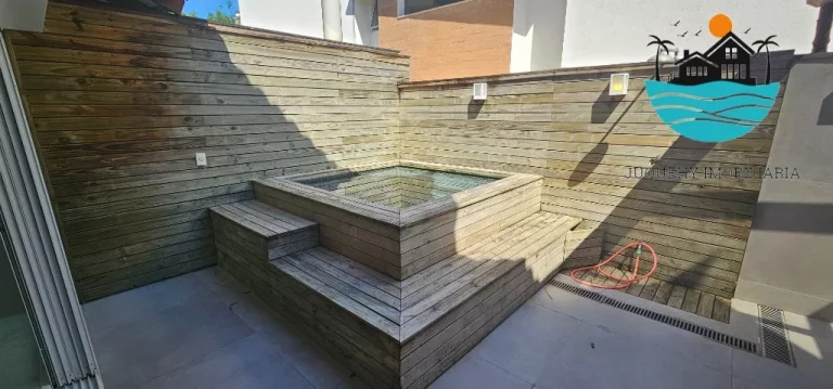 Imagem Temporada Aluguel em Juquehy com, 4 suítes, hidro, churrasqueira, 3 vagas, 300m da praia - Acomodação máx. 10 pessoas | Juquehy Imobiliária