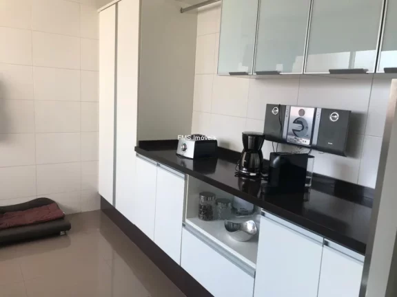 Imagem Imperdível! Apartamento de luxo com 3 suítes e 4 vagas na Vila Mariana, SP - 236m² de pura elegância. Agende sua visita agora!