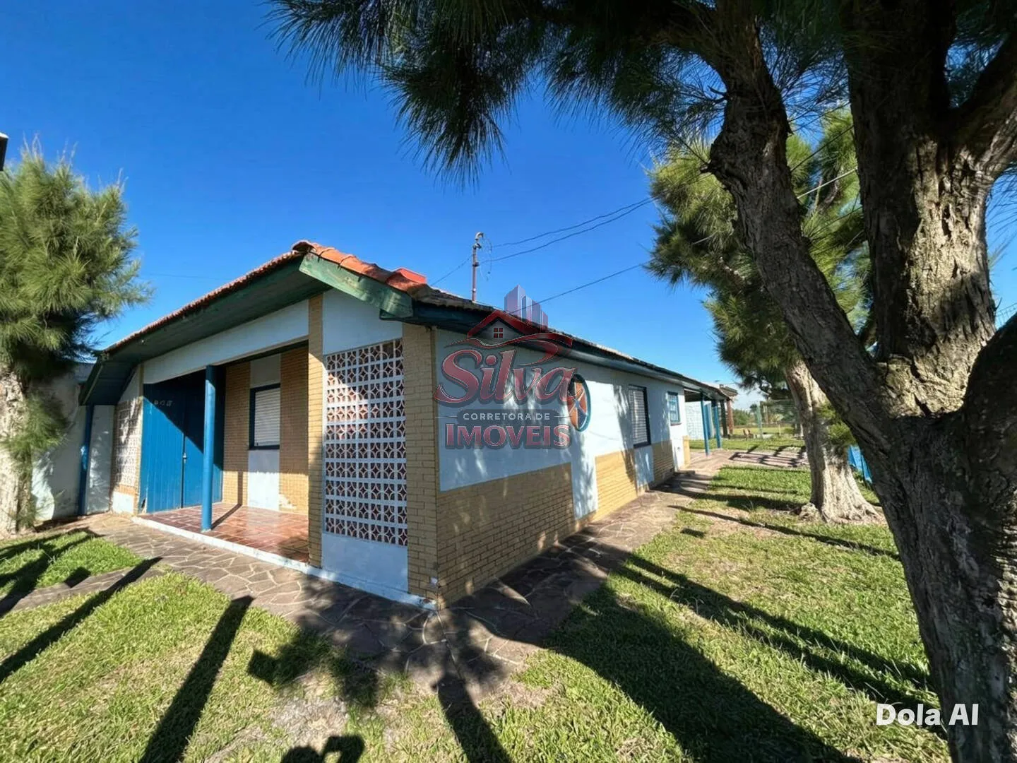 Imagem C1254 casa de esquina com 04 dormitórios, a 200m do mar em Imbé