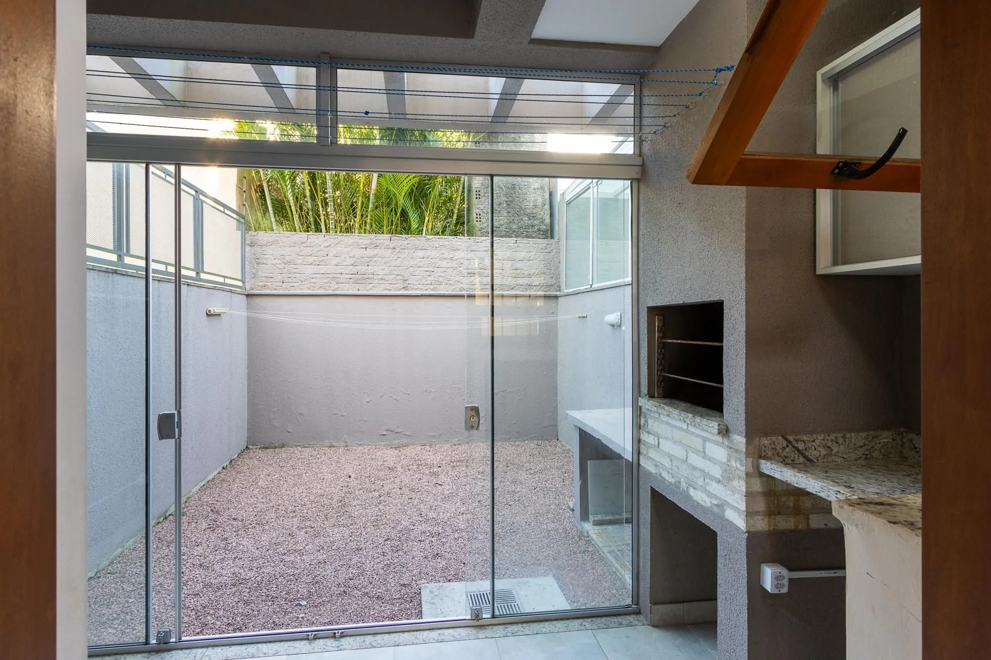 Imagem Casa para Venda - 135.78m², 3 dormitórios, sendo 3 suites, 1 vaga - Guarujá