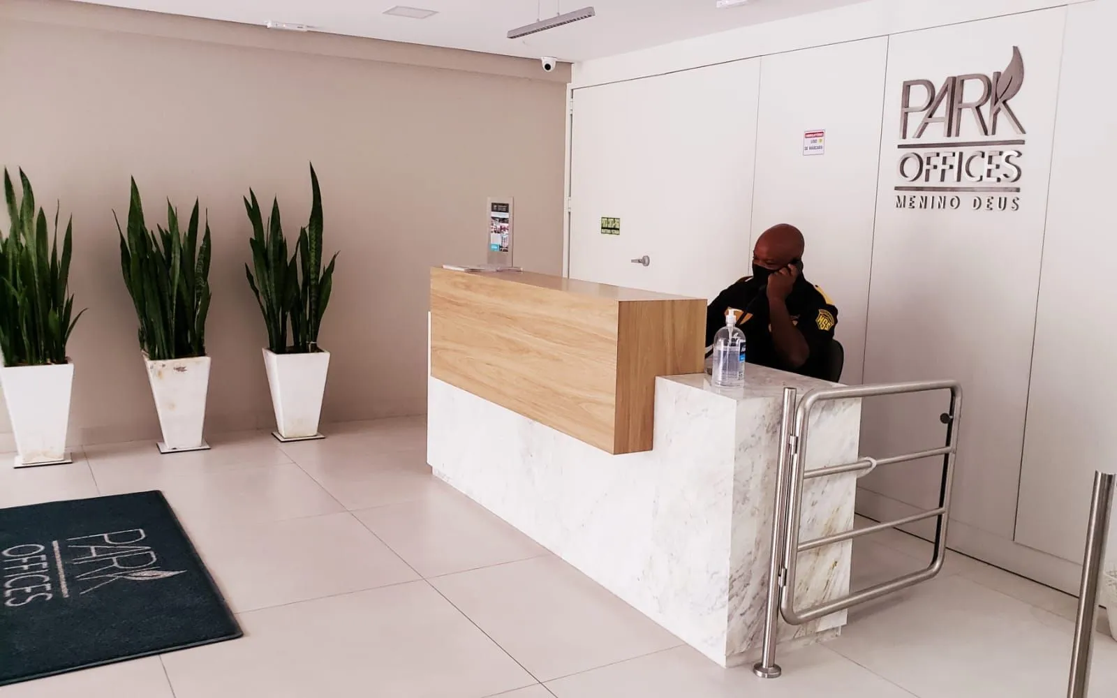 Imagem Sala Comercial mobiliada no Menino Deus