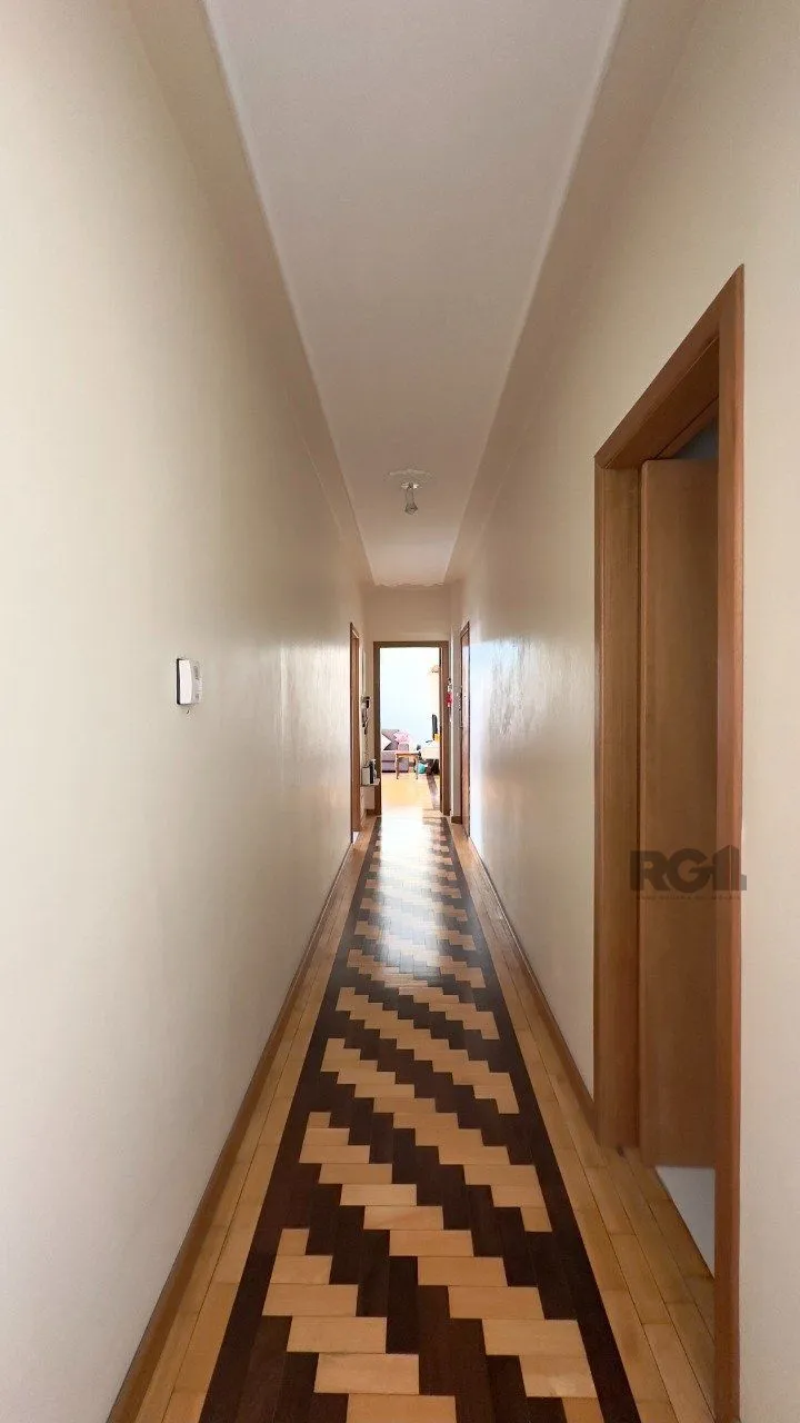 Imagem APARTAMENTO 3 DORMITÓRIOS, DE FRENTE E REFORMADO, NO CENTRO HISTÓRICO