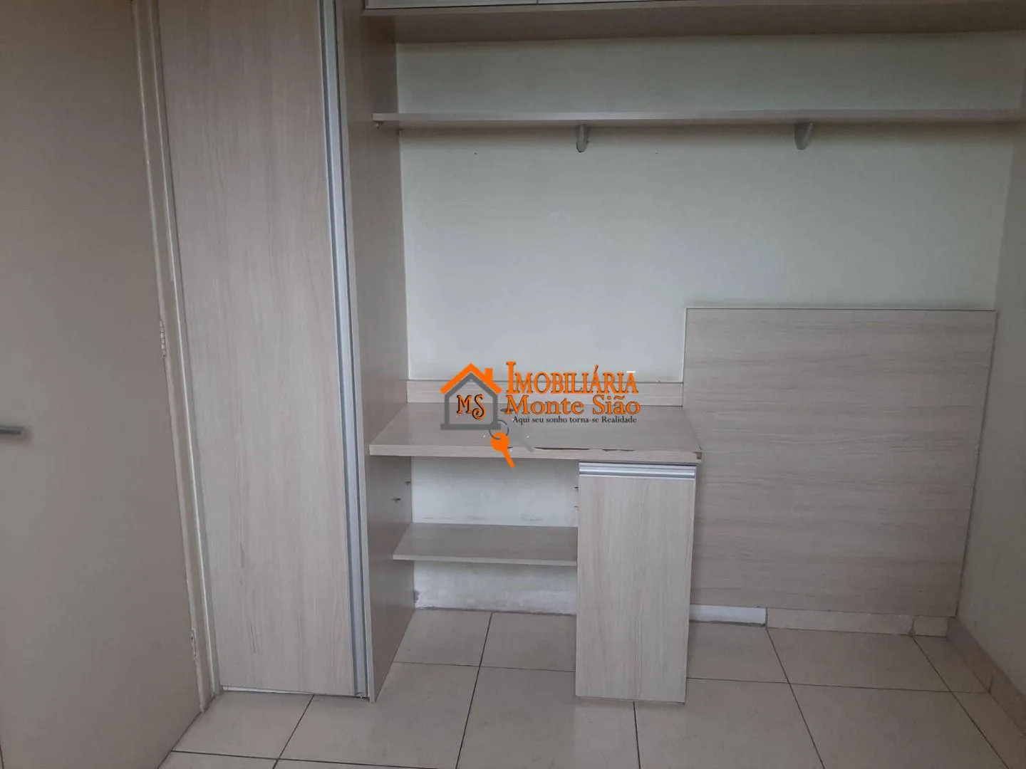 Imagem Apartamento com 3 dormitórios à venda, 56 m² por R$ 315.000,00 - Vila São Carlos - Itaquaquecetuba/SP