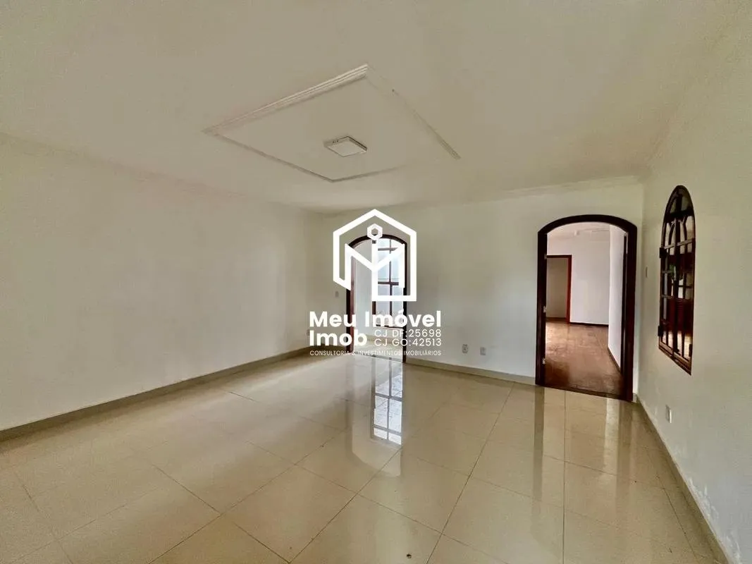 Imagem Casa 4 Quartos 2 Suítes 20 Vagas 3.718m²