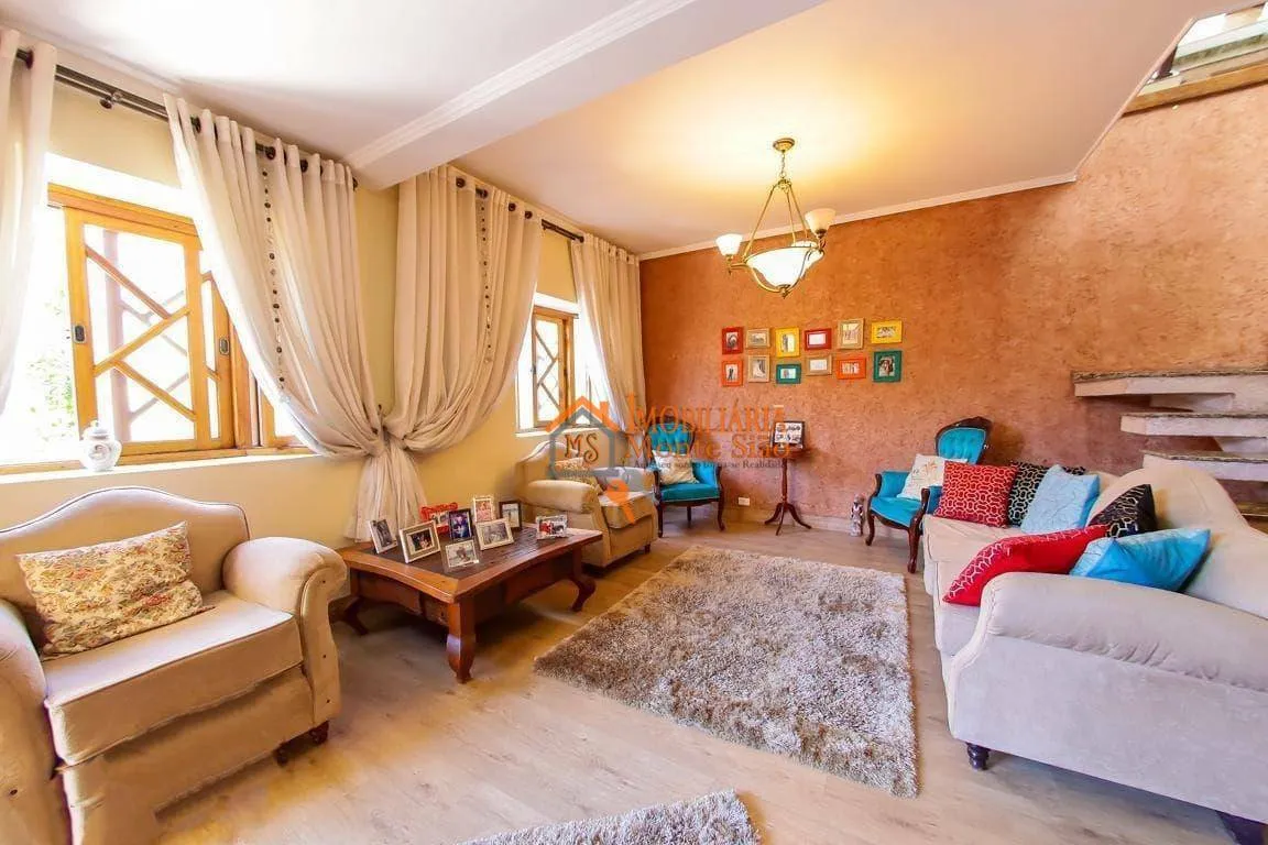 Imagem Sobrado com 4 dormitórios à venda, 267 m² por R$ 949.000,00 - Vila Barros - Guarulhos/SP