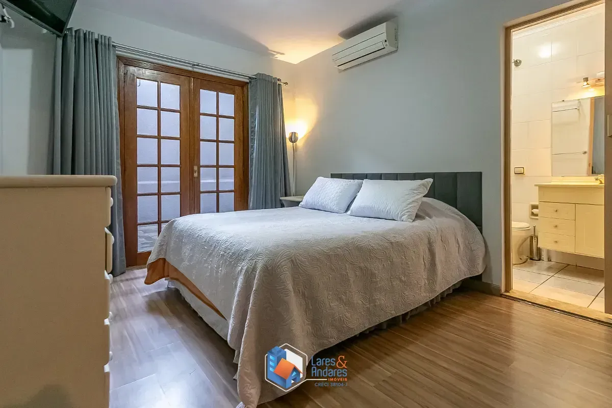 Imagem Casa para venda em Jardim Aeroporto com 3 quartos, sendo 1 suíte, 229m²