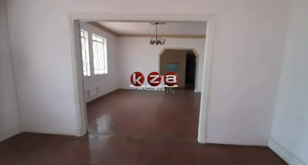 Imagem Imperdível Casa Comercial para Locação no Centro de Vinhedo-SP: 4 Quartos, 2 Salas, 2 Banheiros, 6 Vagas de Garagem, 270,00 m².
