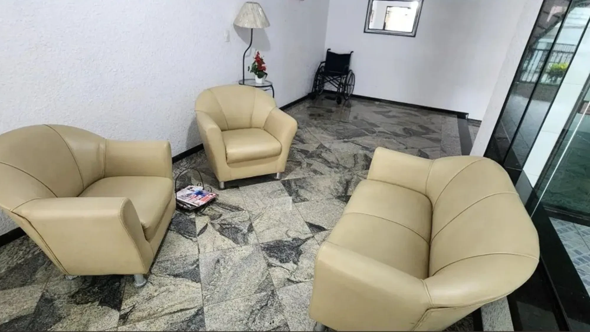 Imagem Kitnet com 1 Quarto à Venda, 36 m² em Encruzilhada - Santos