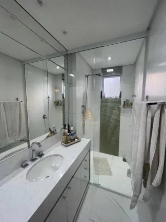 Imagem Apartamento com 3 dormitórios à venda, 138 m² por R$ 3.694.959,10 - Centro - Balneário Camboriú/SC