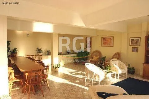 Imagem Casa para Venda - 485m², 3 dormitórios, sendo 1 suites, 4 vagas - Teresópolis