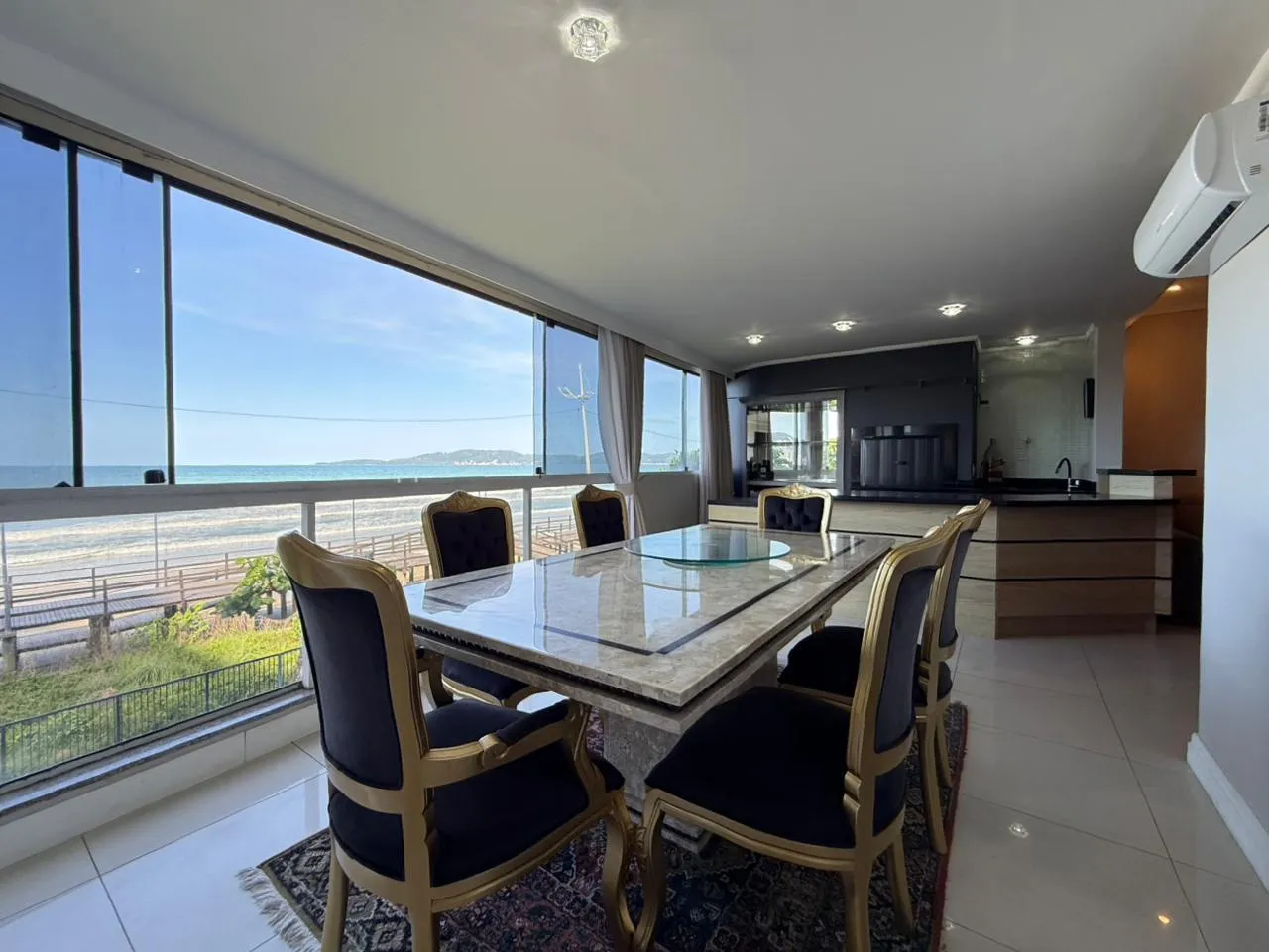Imagem Apartamento com vista para o mar à venda com 197.02m2 por R$ 2.980.000,00