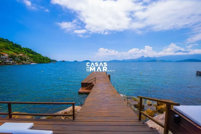 Imagem Casa Luxuosa Frente Mar em Tanguá, Angra dos Reis-RJ: 6 suítes, praia particular e deck para embarcações.