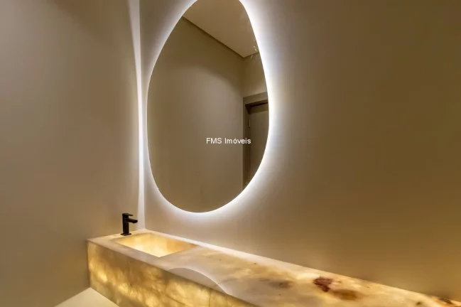 Imagem Apartamento à venda em Higienópolis, com 3 suítes, 2 vagas e 250m².