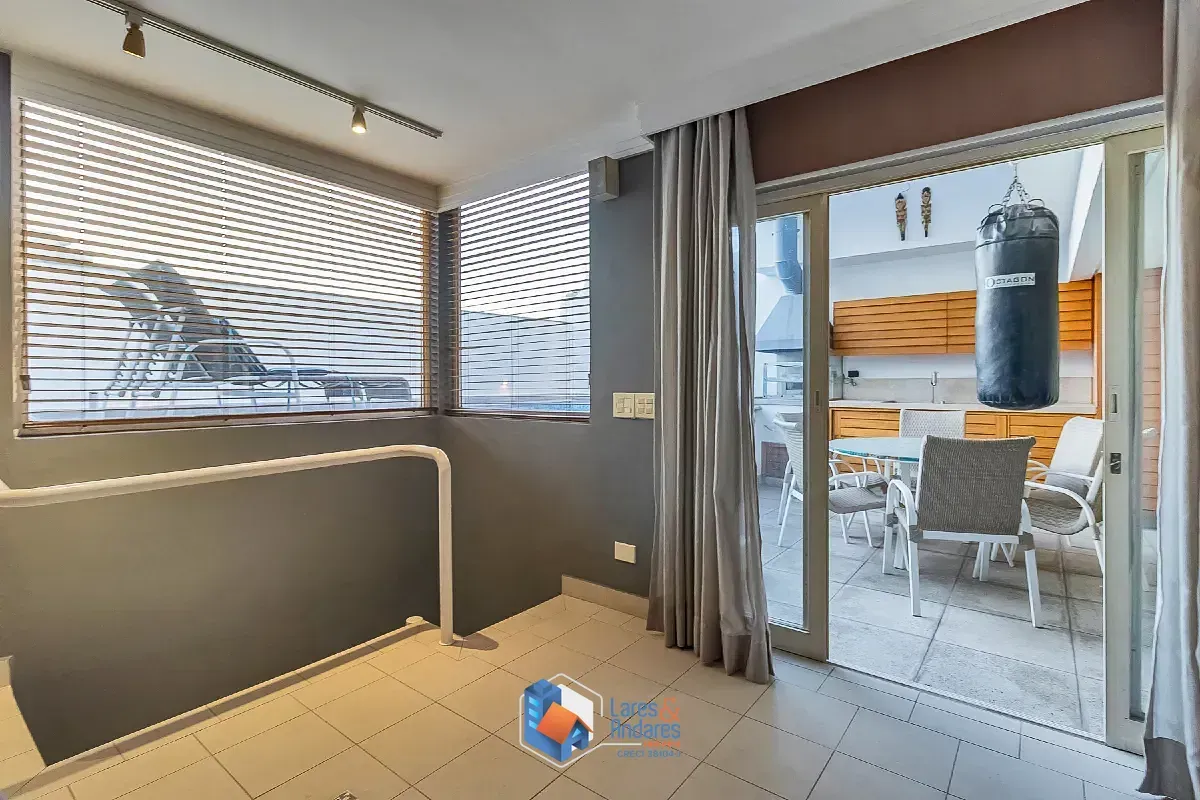 Imagem Cobertura para venda em Higienópolis com 2 quartos, sendo 1 suíte, 134m²