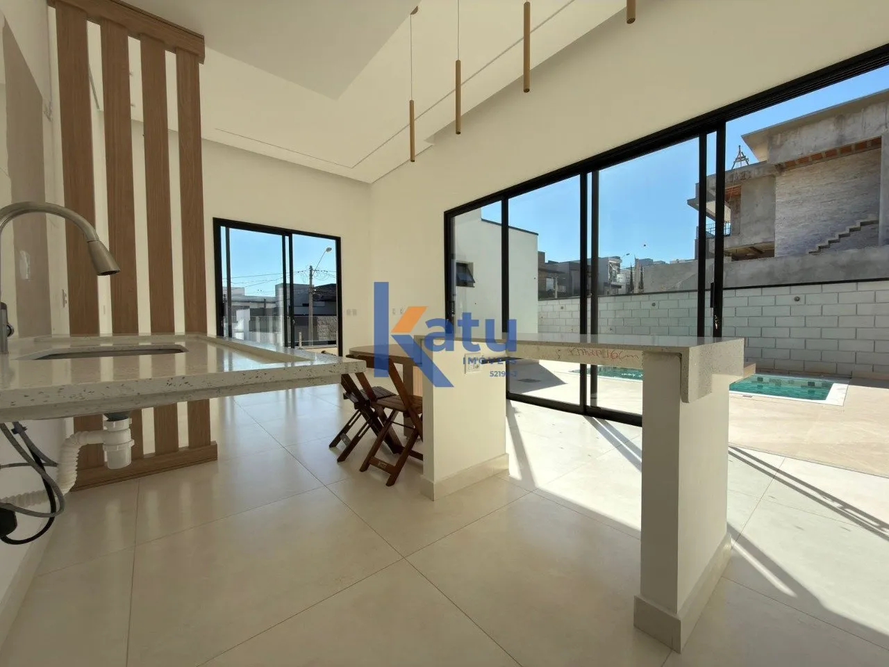Imagem CASA À VENDA NO CONDOMÍNIO RESERVA ERMIDA - JUNDIAÍ/SP

O imóvel possui 147 m² de área constru...