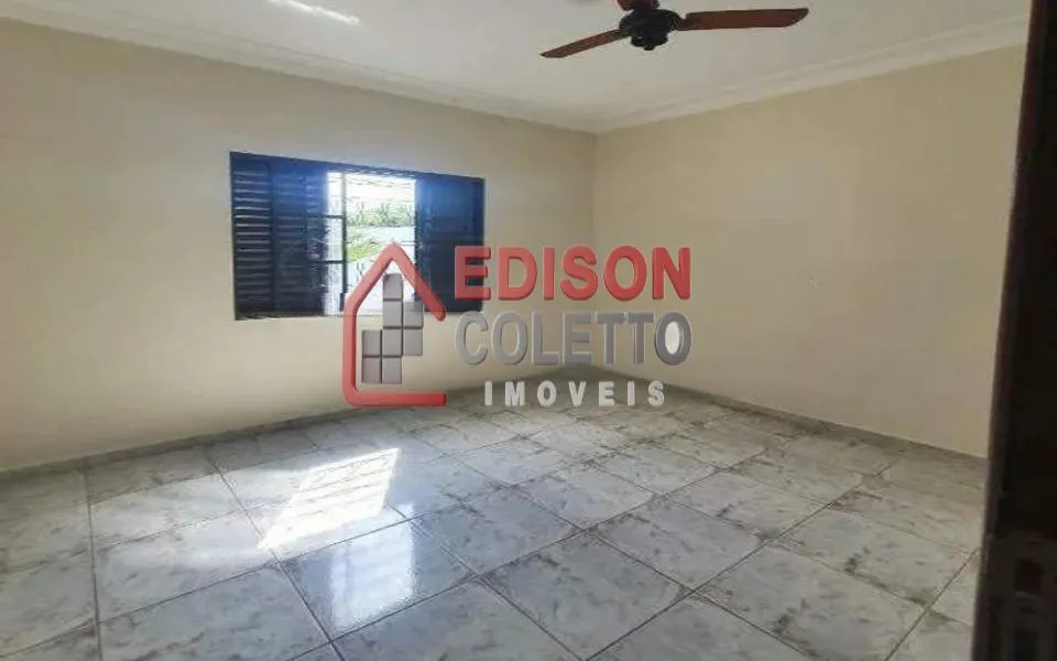 Imagem Casa à venda, 4 quartos, 3 vagas, no bairro Santa Terezinha em Piracicaba - SP!!