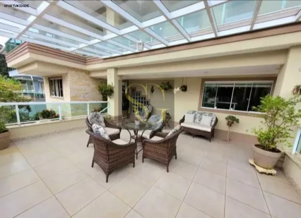 Imagem Casa para Venda em Teresópolis, Agriões, 4 dormitórios, 4 suítes, 5 banheiros, 4 vagas