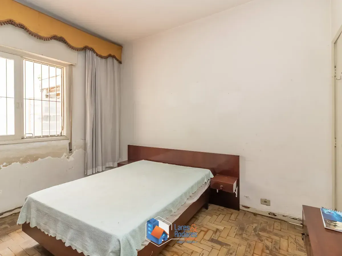 Imagem Casa para venda em Lapa com 6 quartos, sendo 2 suítes, 132m²
