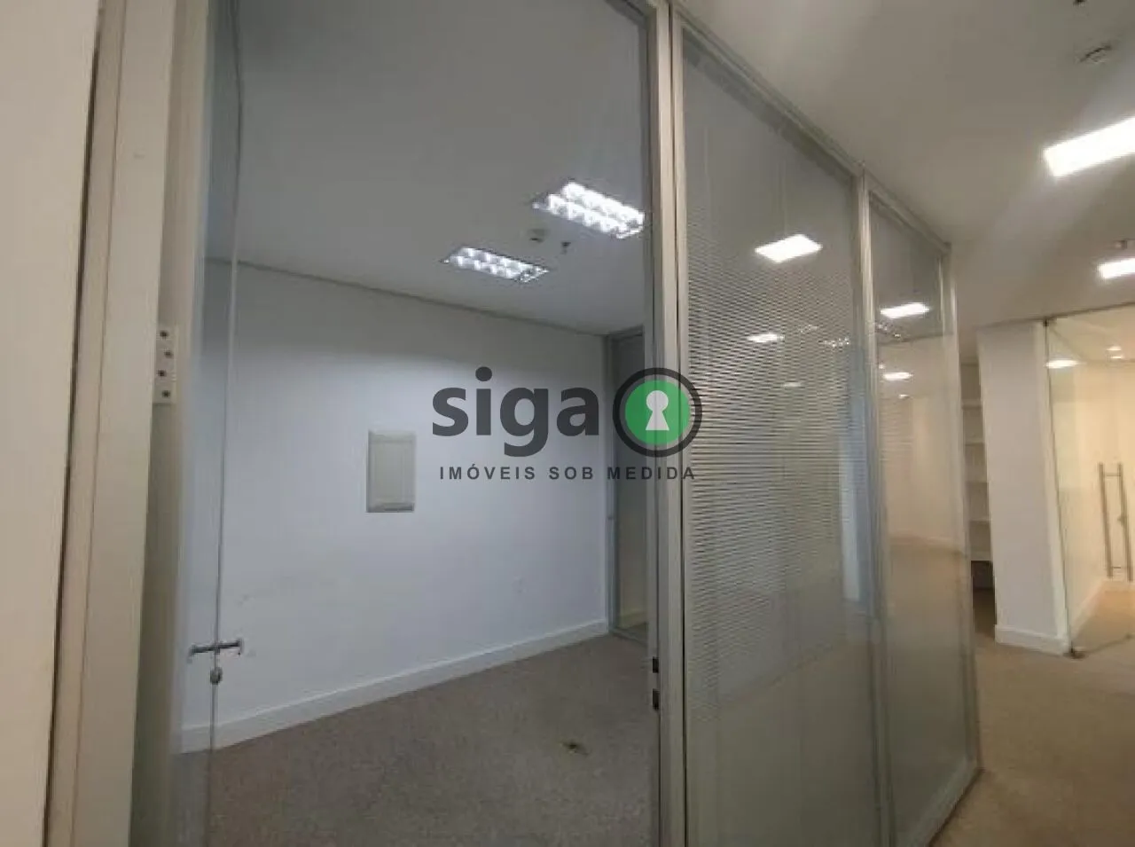 Imagem Conjunto Comercial a Venda e Locação em Cerqueira César com 166 m², Sem mobília.
