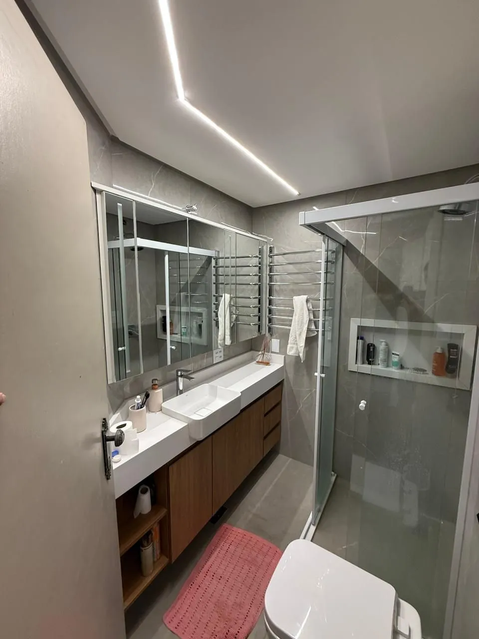 Imagem Apartamento com 02 quartos, 02 banheiros e 01 vaga Coberta no Bairro Petrópolis