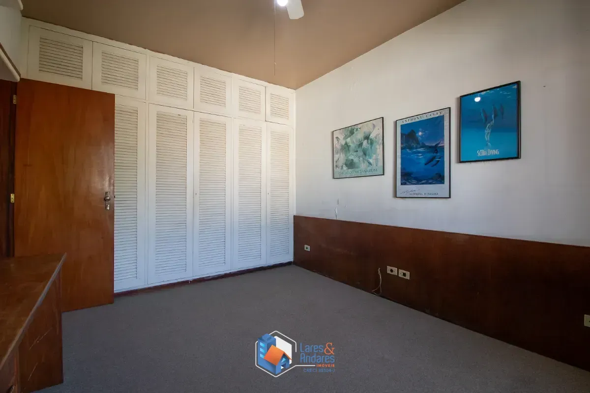 Imagem Sobrado para venda em Moema com 5 quartos, sendo 1 suíte, 209m²