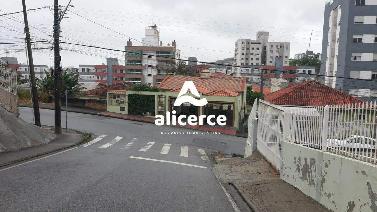 Imagem Casa à venda com 6 quartos 2 suítes, 250m² em Praia Comprida São José